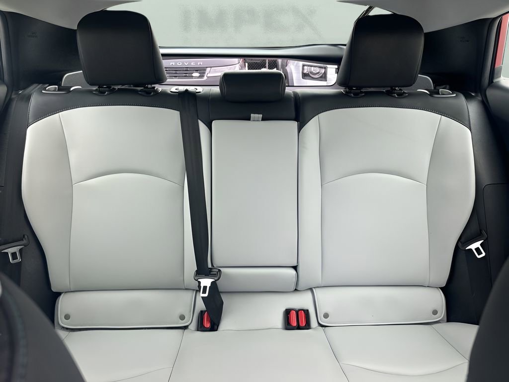Used 2022 Toyota Prius XLE image 11