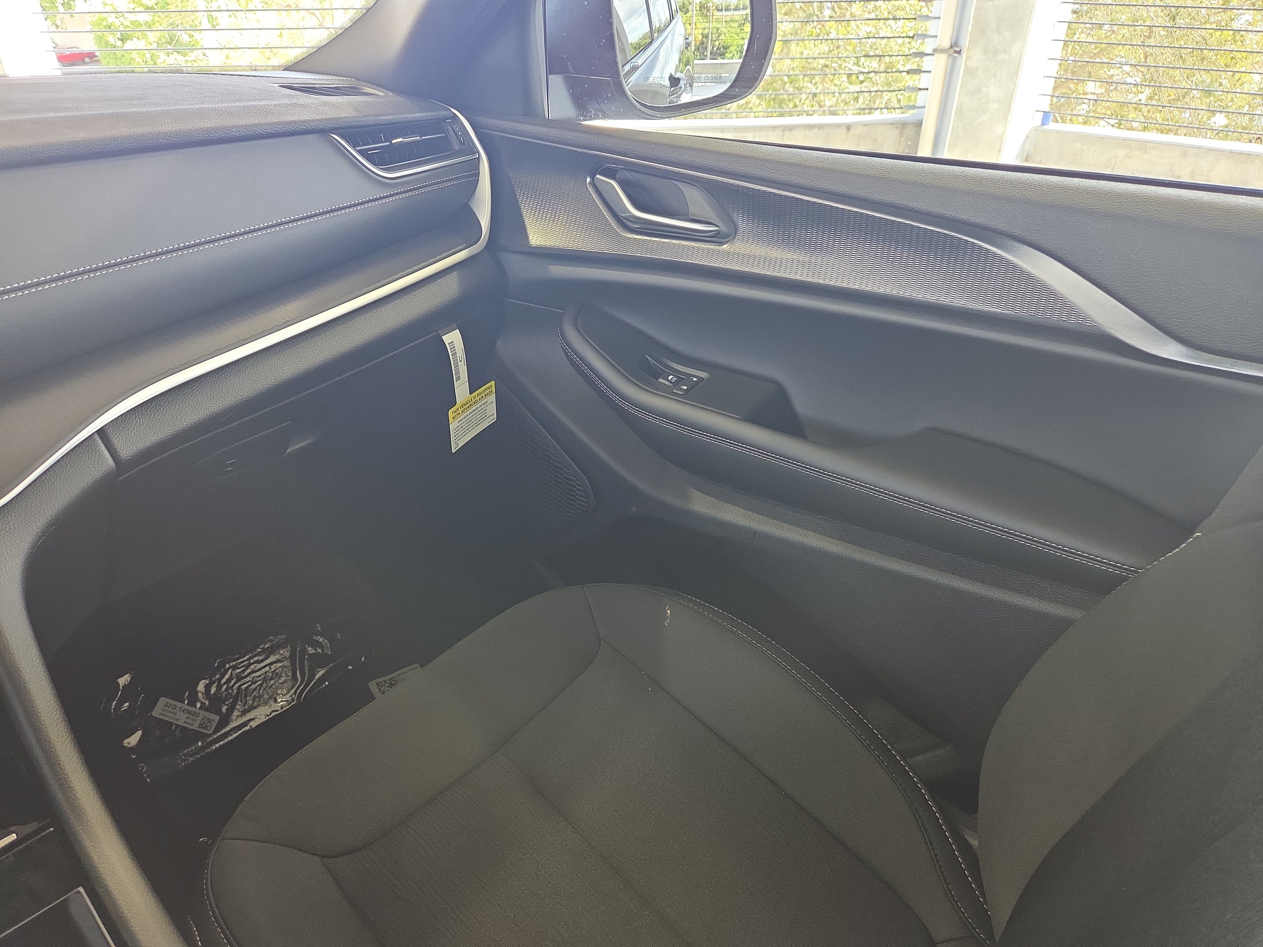 New 2025 Jeep Grand Cherokee L Laredo RWD image 17