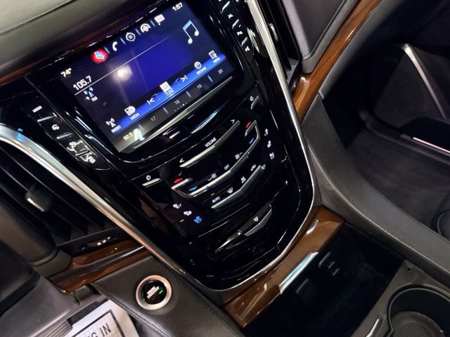Used 2018 Cadillac Escalade Premium Luxury AWD/4WD image 31