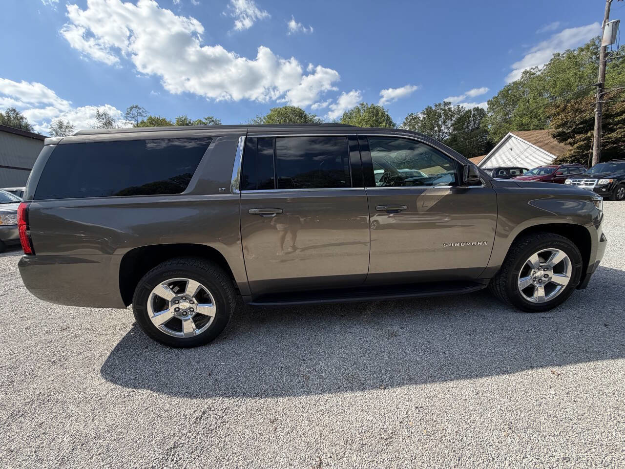 Used 2016 Chevrolet Suburban LT image 10