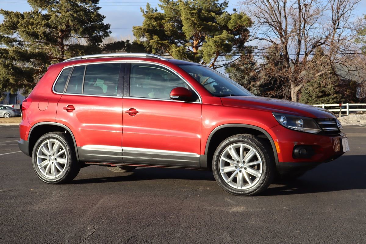 Used 2012 Volkswagen Tiguan S image 2