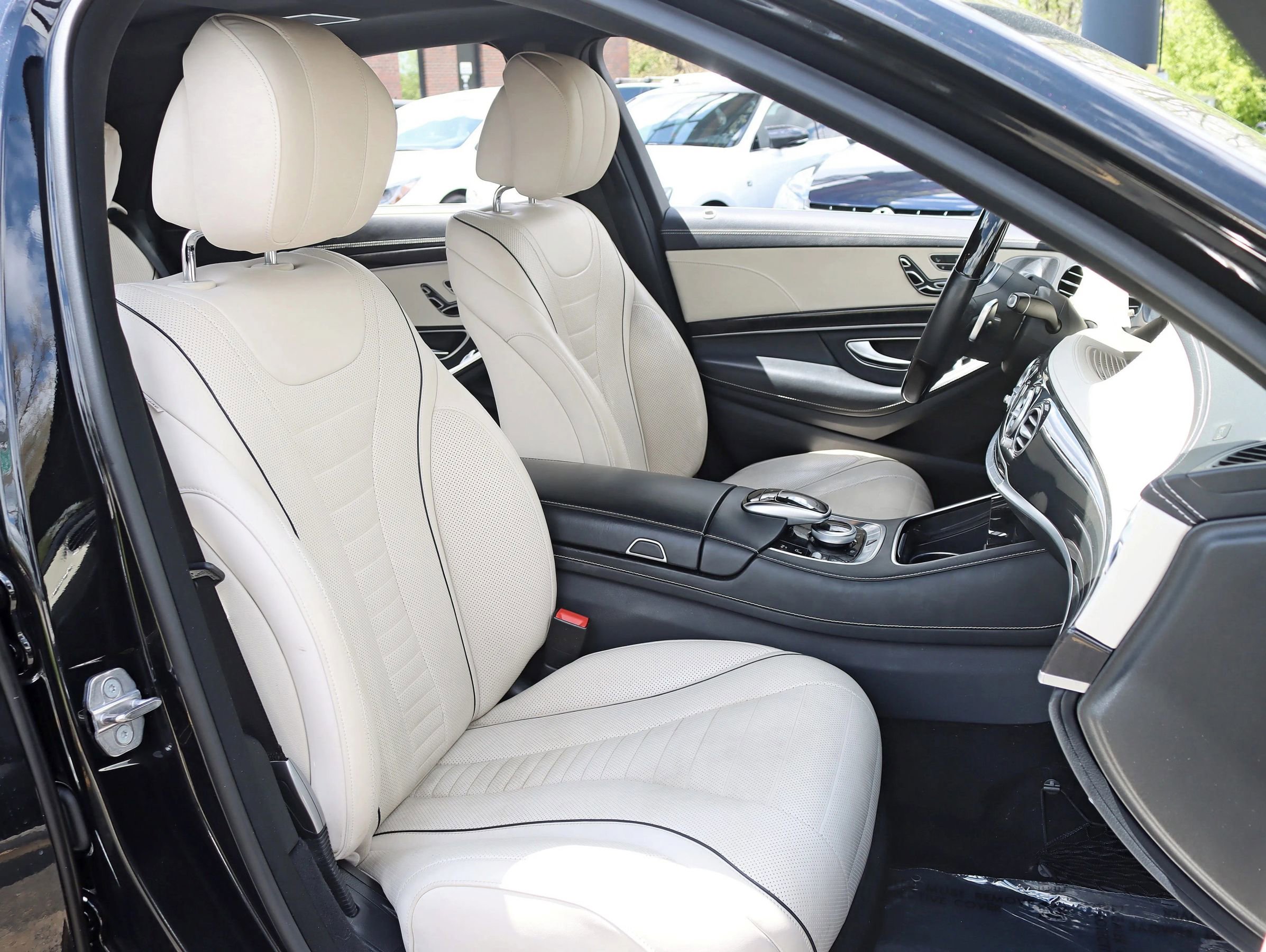 Used 2019 Mercedes-Benz S 560 Sedan image 34