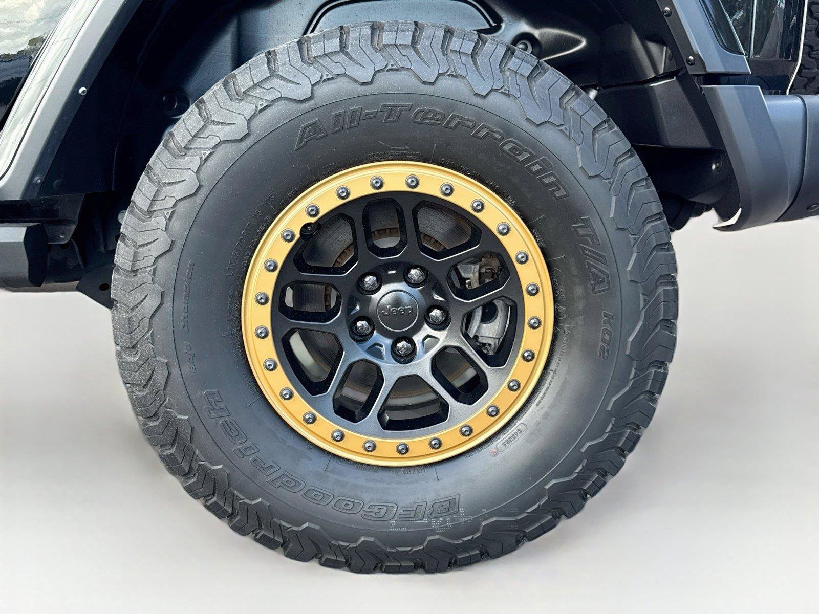 Used 2022 Jeep Wrangler Unlimited Rubicon w/ Xtreme Recon 35" Tire Package AWD/4WD image 38