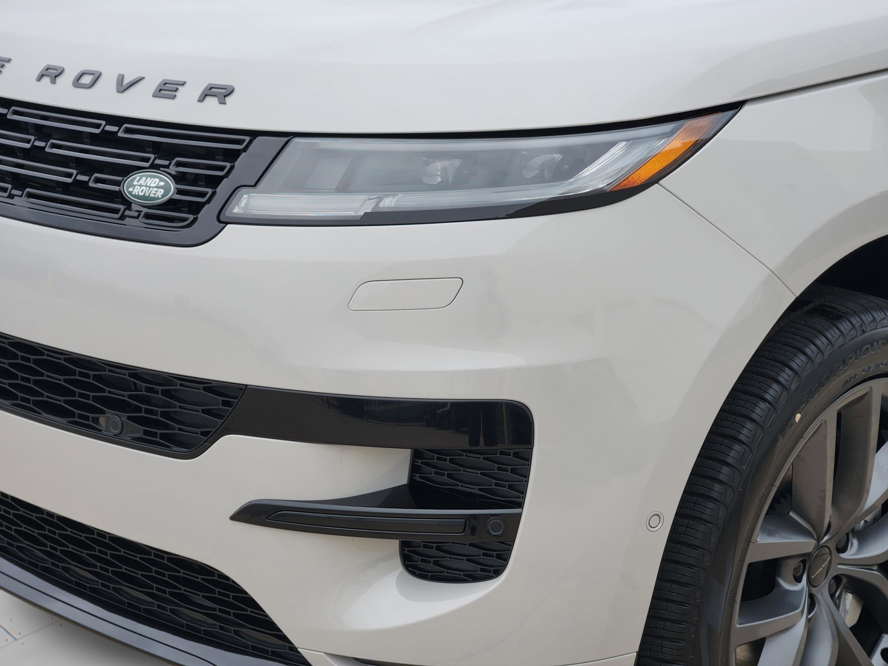 New 2026 Land Rover Range Rover Sport Dynamic SE AWD/4WD image 9