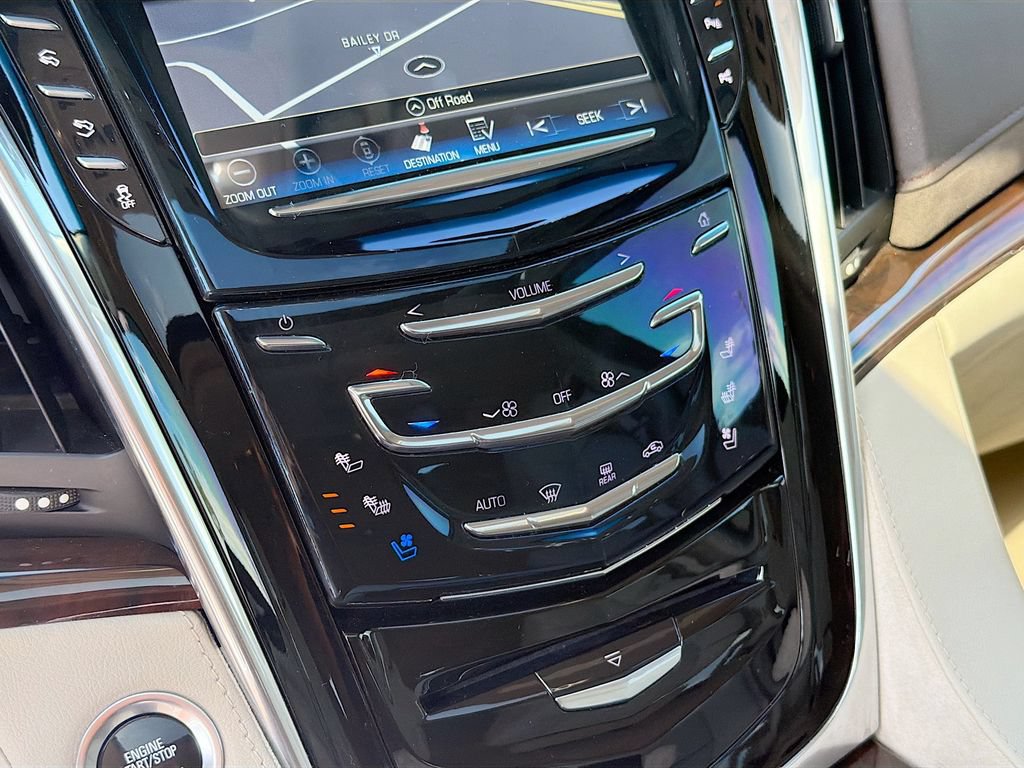 Used 2017 Cadillac Escalade Luxury AWD/4WD image 16