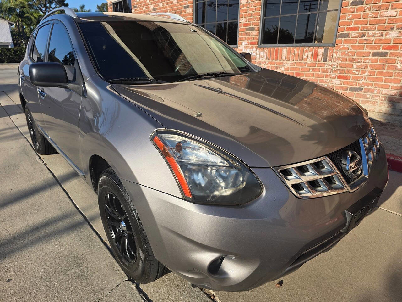 Used 2015 Nissan Rogue S w/ Convenience Package image 1