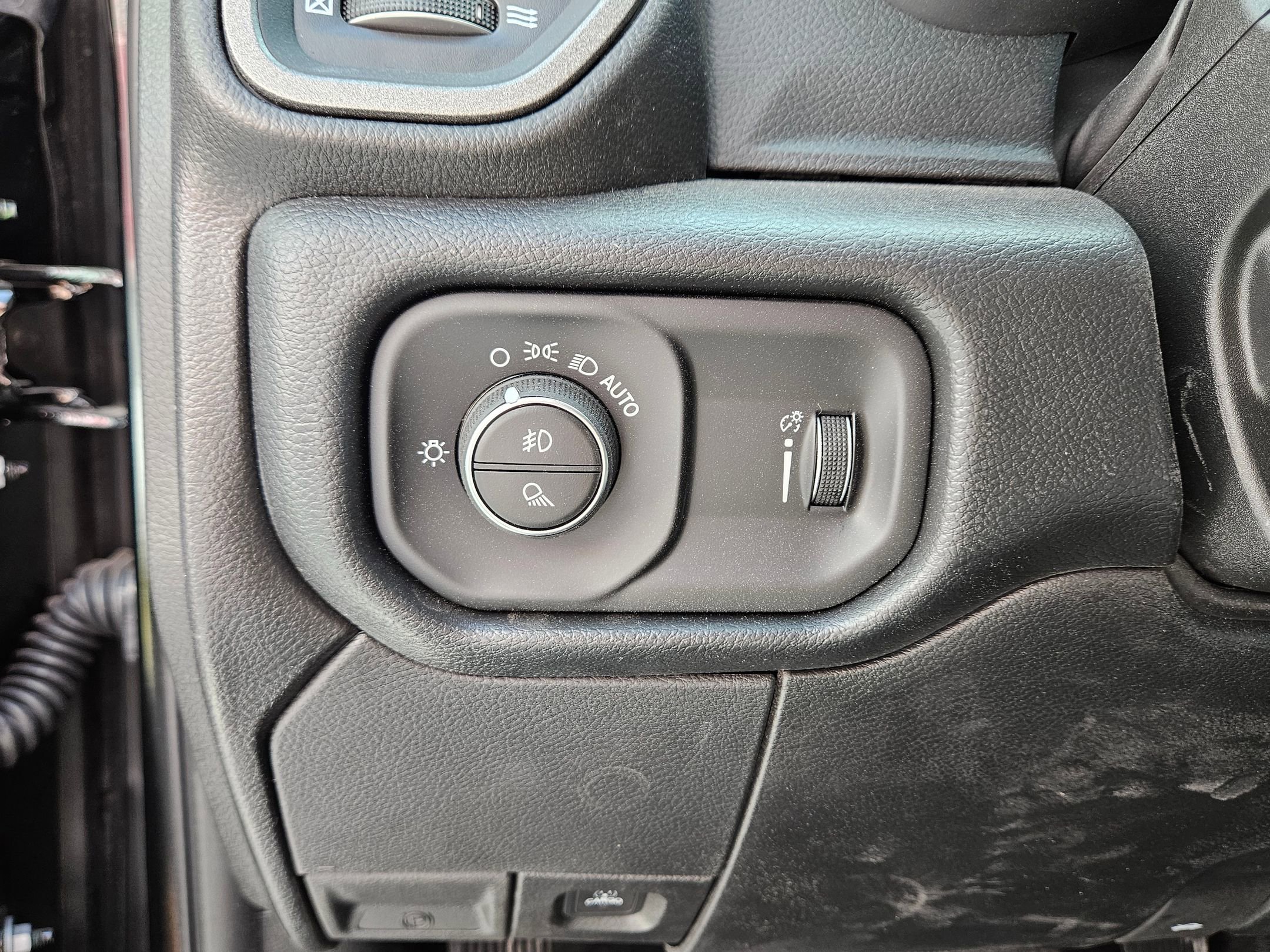 New 2026 RAM 2500 Tradesman AWD/4WD image 17