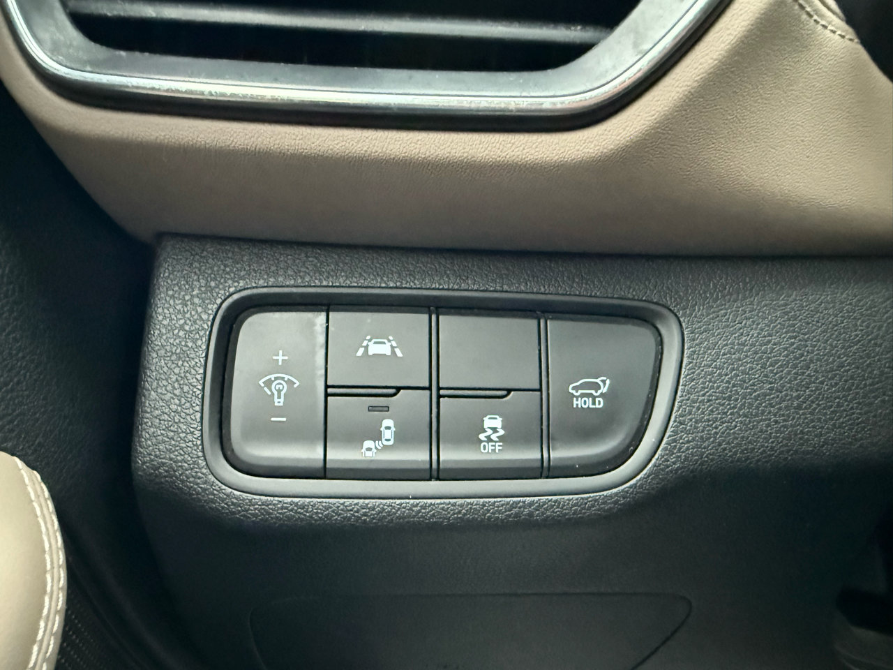 Used 2020 Hyundai Santa Fe Limited image 13