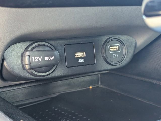 Used 2023 Hyundai Elantra SEL w/ Convenience Package image 29