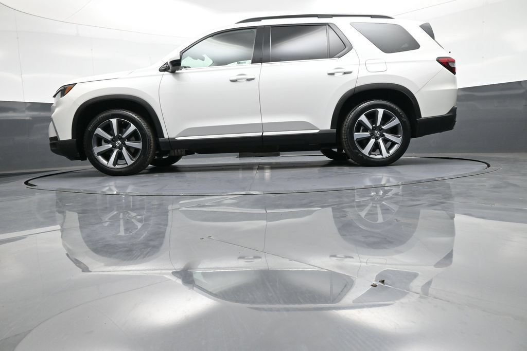 Certified 2024 Honda Pilot Touring image 35