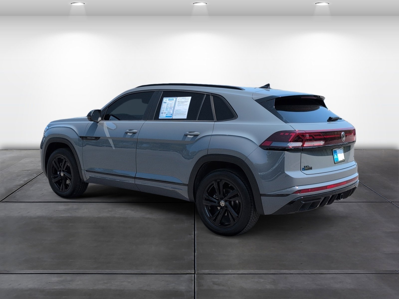 Used 2025 Volkswagen Atlas Cross Sport SEL R-Line AWD/4WD image 3