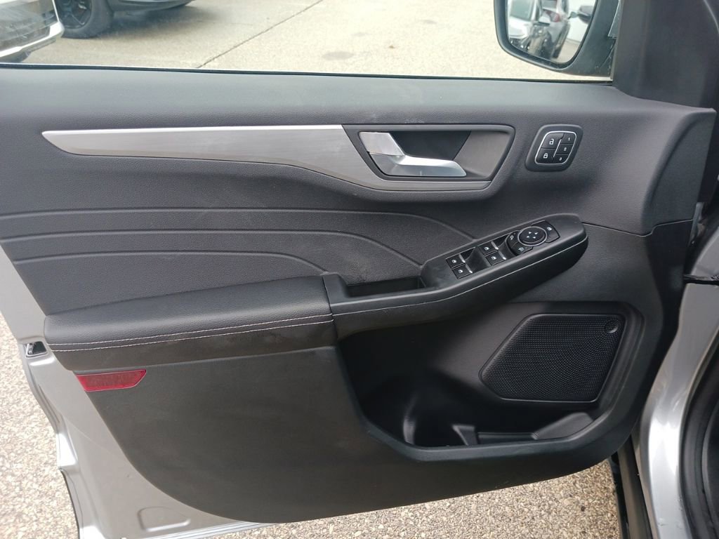 Used 2023 Ford Escape Platinum w/ Class II Trailer Tow Package image 13