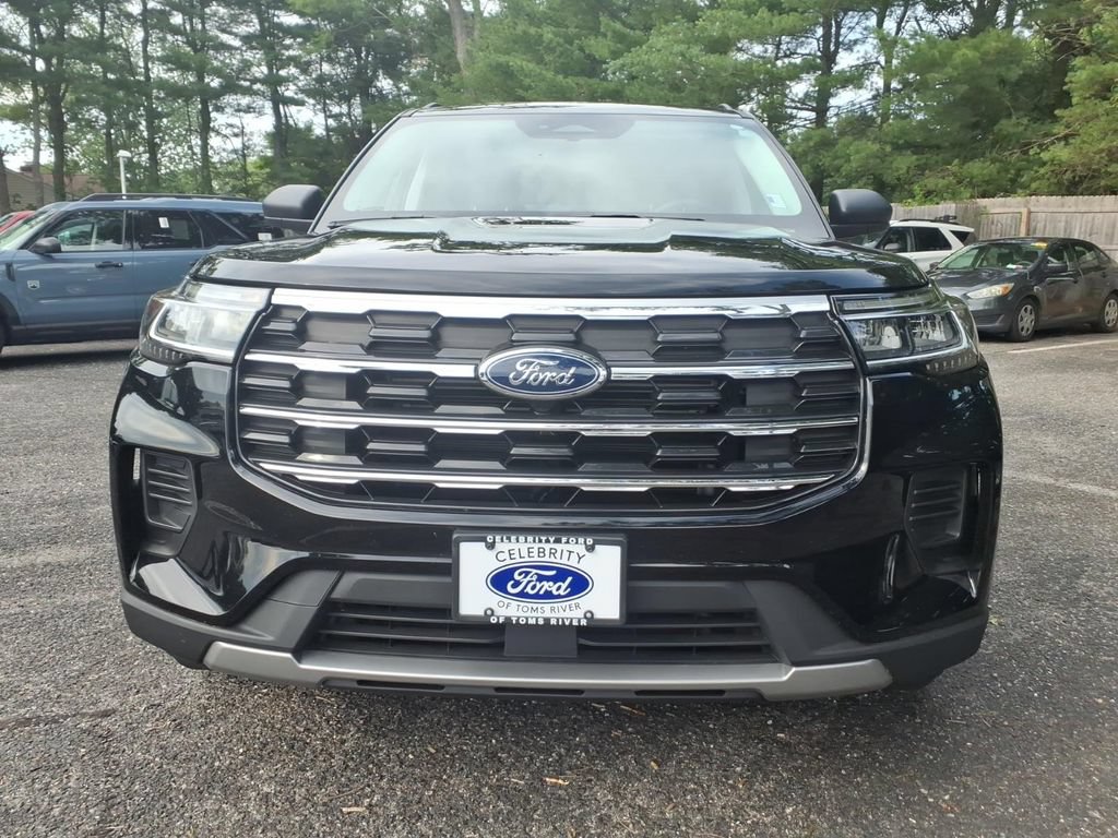 Used 2026 Ford Explorer Active AWD/4WD image 6