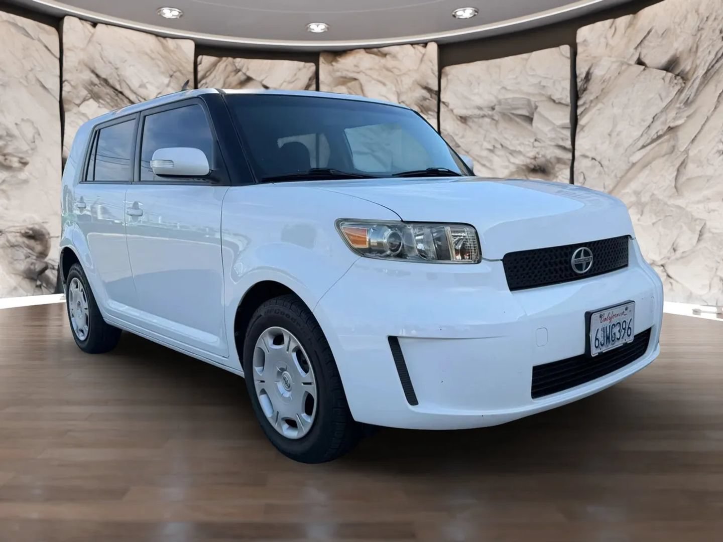 Used 2010 Scion xB FWD image 3