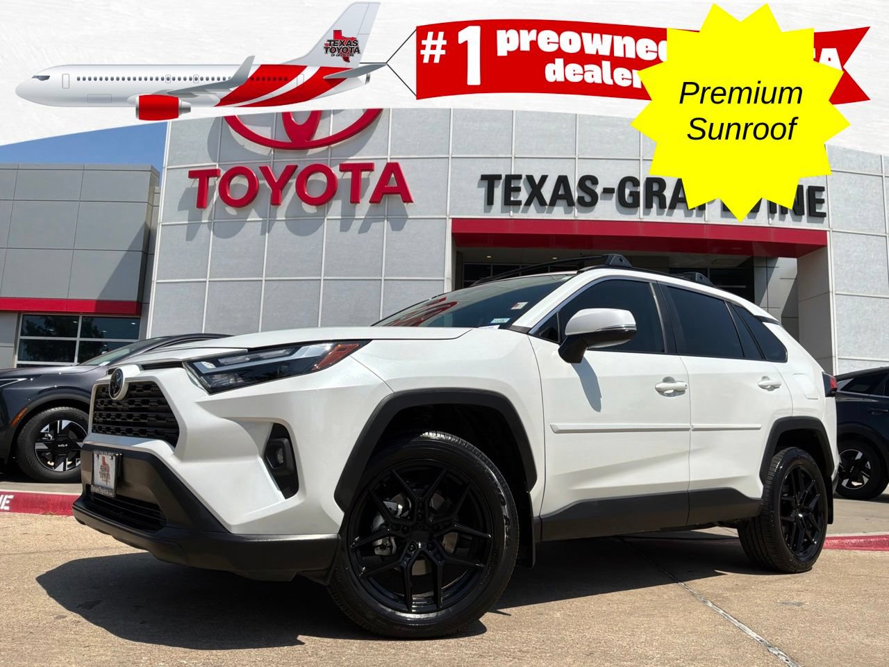 Used 2025 Toyota RAV4 XLE Premium FWD image 1