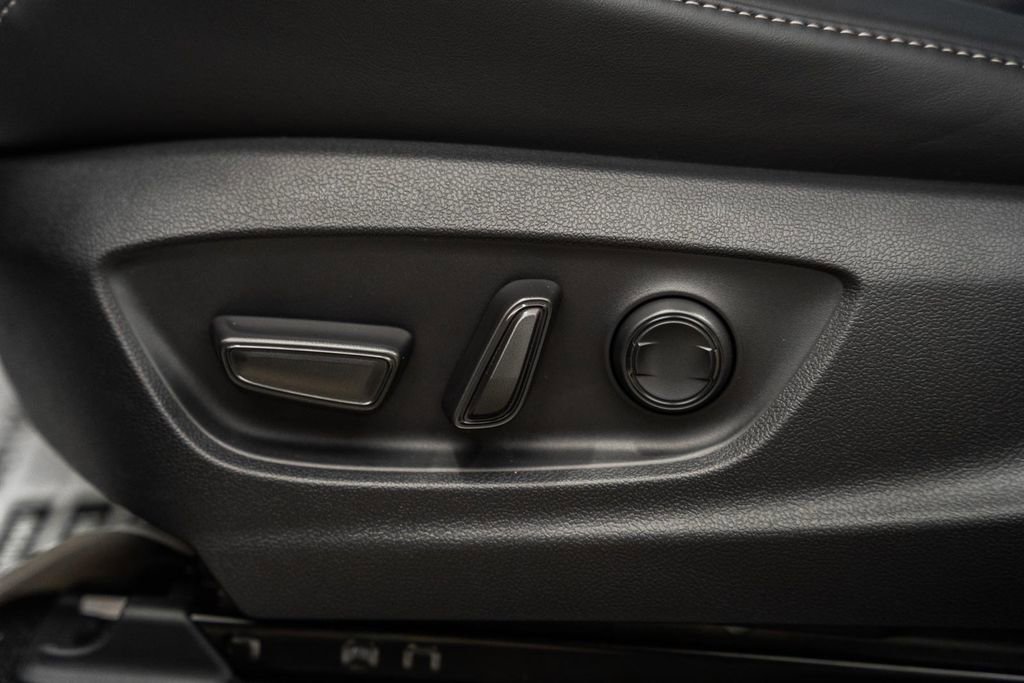 New 2025 Toyota Crown Signia image 38