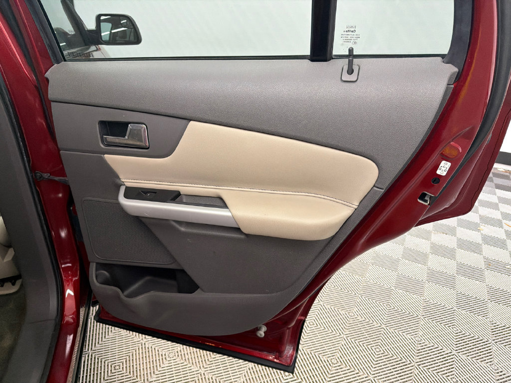 Used 2014 Ford Edge SEL w/ Equipment Group 204A FWD image 17