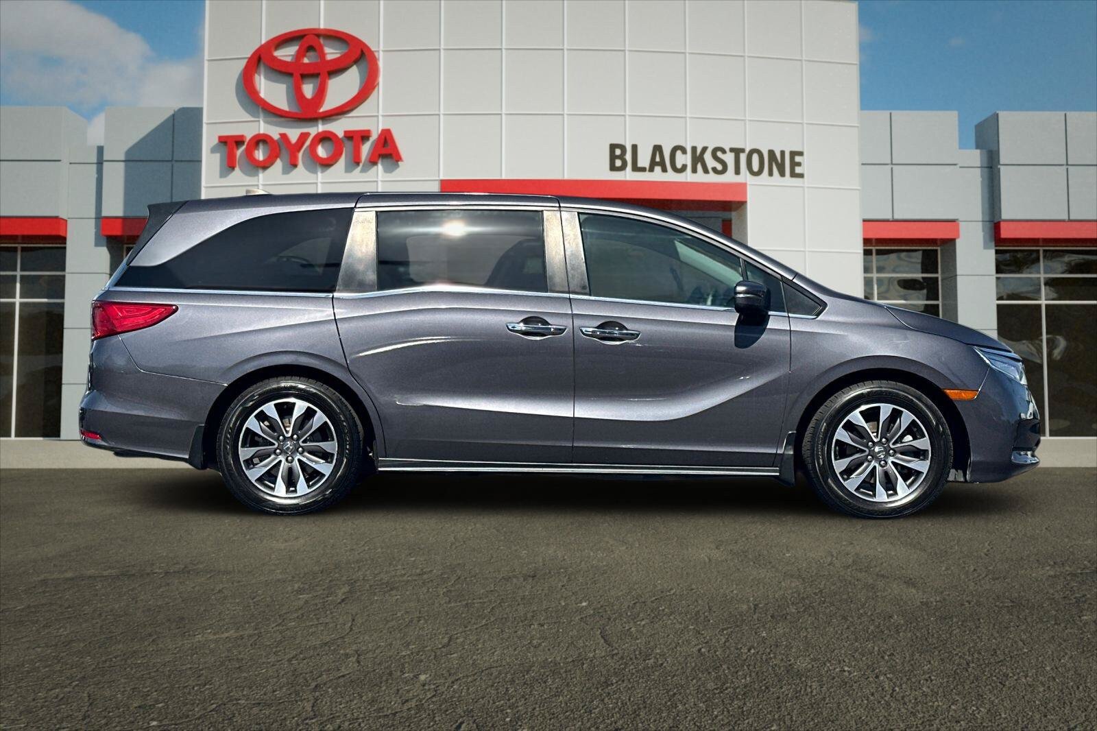 Used 2022 Honda Odyssey EX-L image 2
