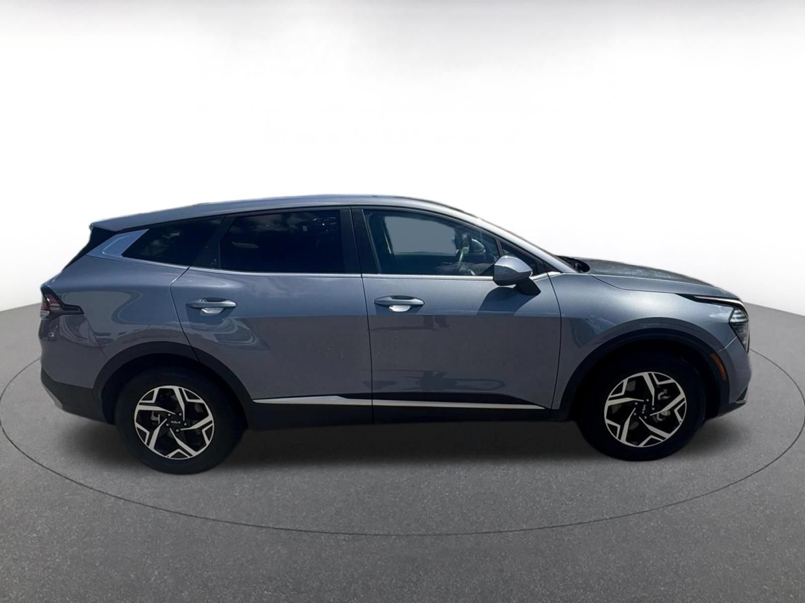 Used 2025 Kia Sportage LX FWD image 15