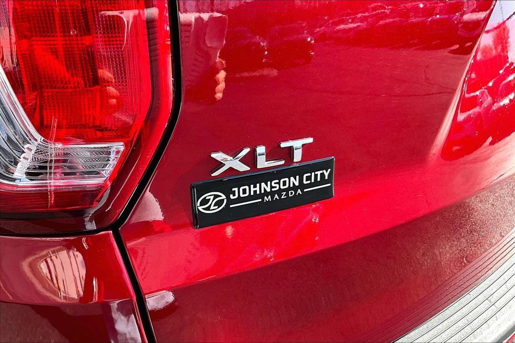 Used 2019 Ford Explorer XLT image 8