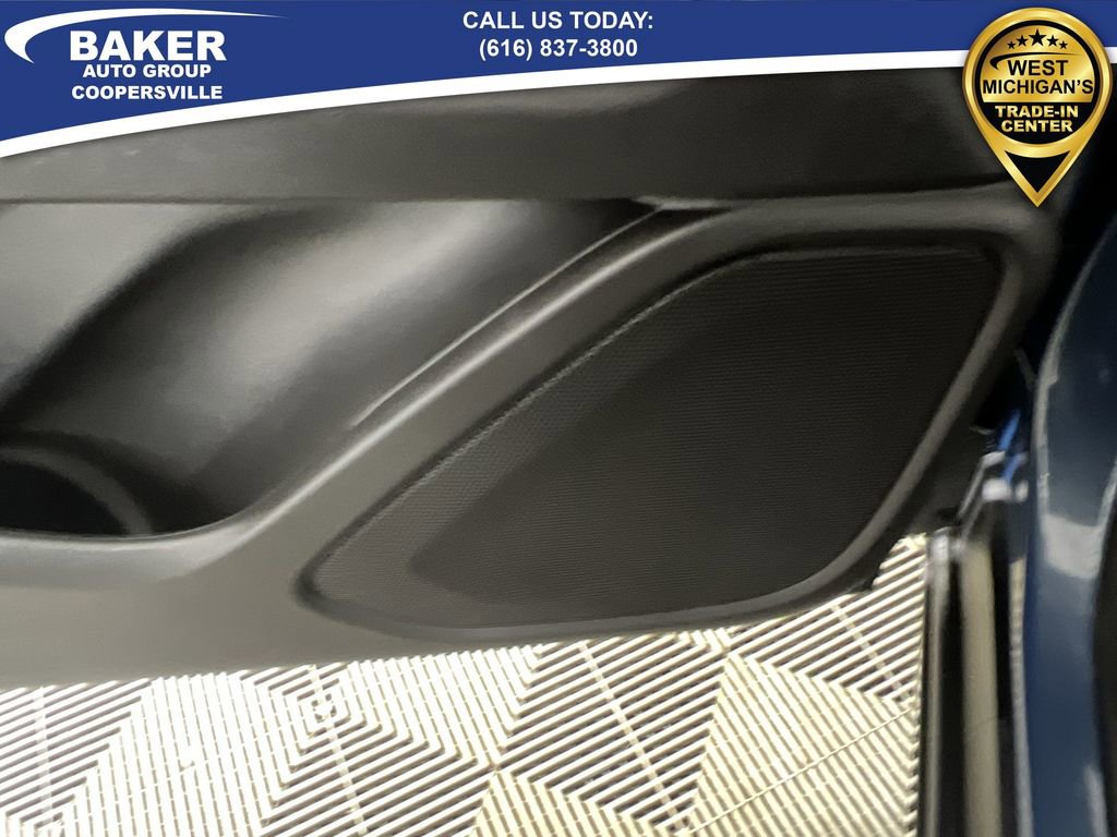 Used 2024 GMC Terrain SLT w/ Elevation Edition image 24