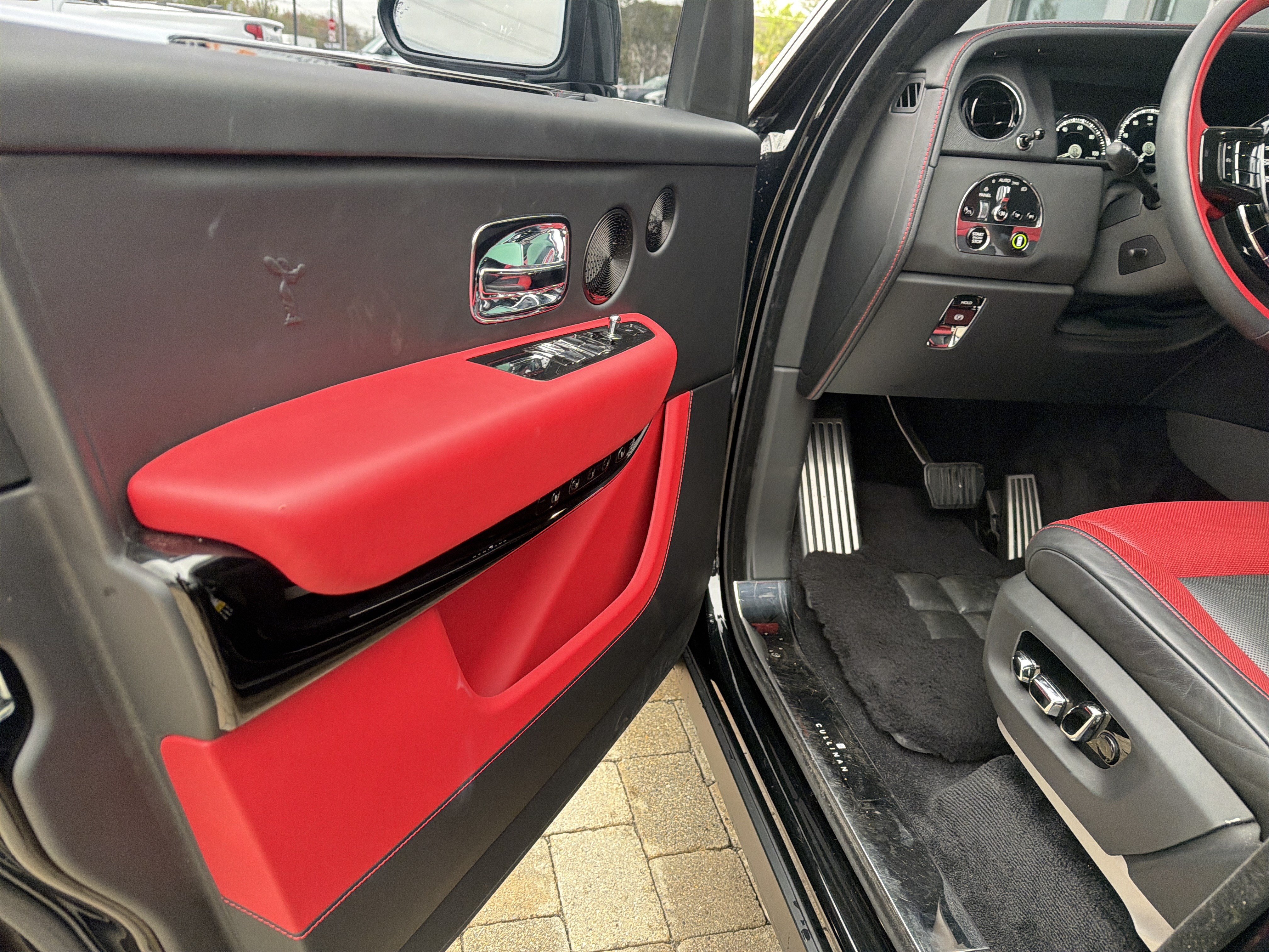 Certified 2023 Rolls-Royce Cullinan w/ Cullinan Package AWD/4WD image 15