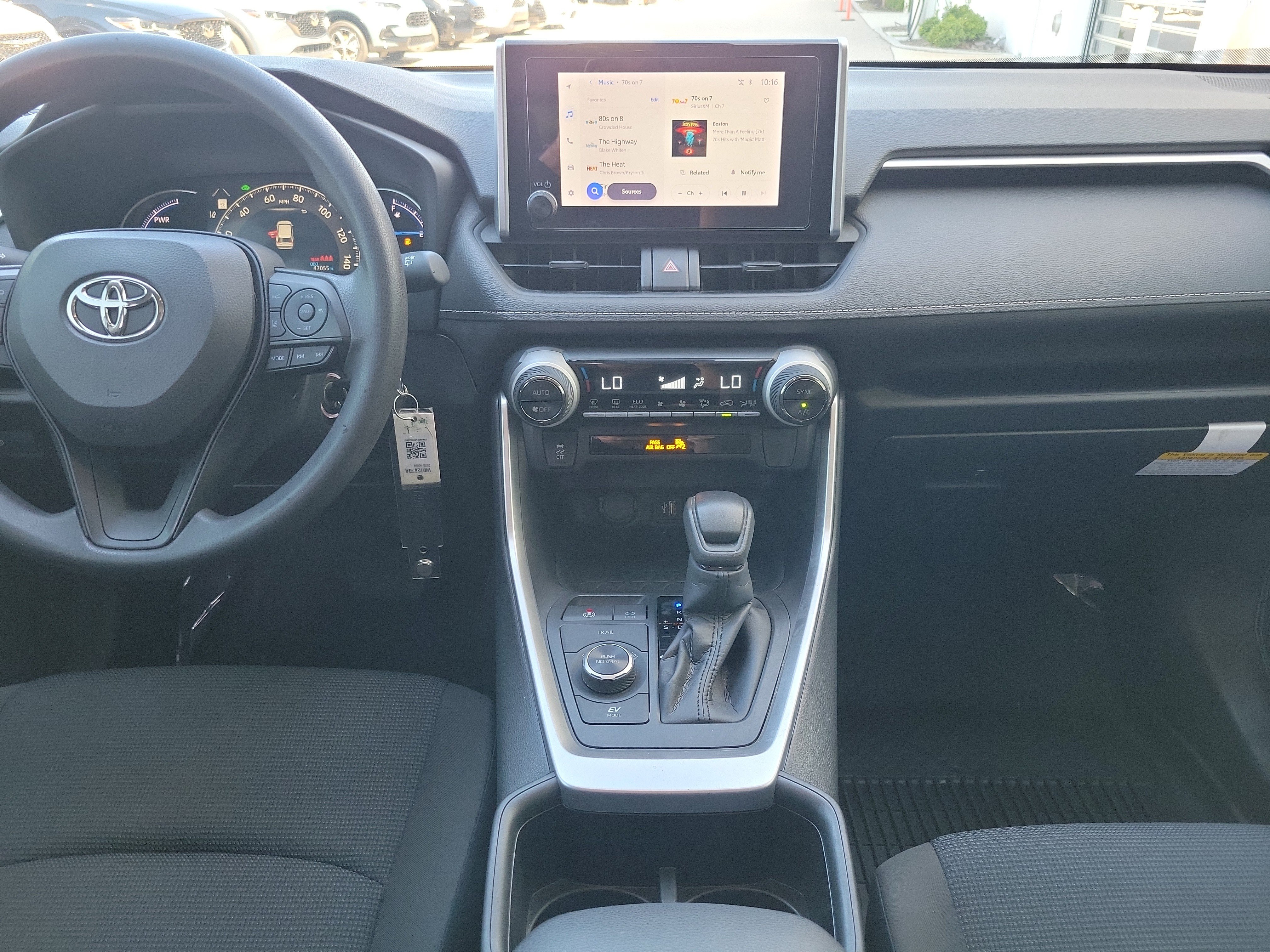 Used 2025 Toyota RAV4 LE AWD/4WD image 20