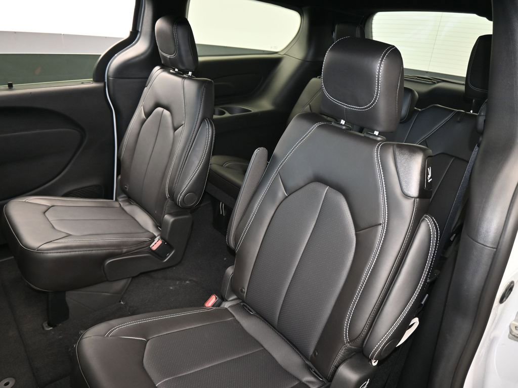 New 2026 Chrysler Pacifica Select FWD image 31