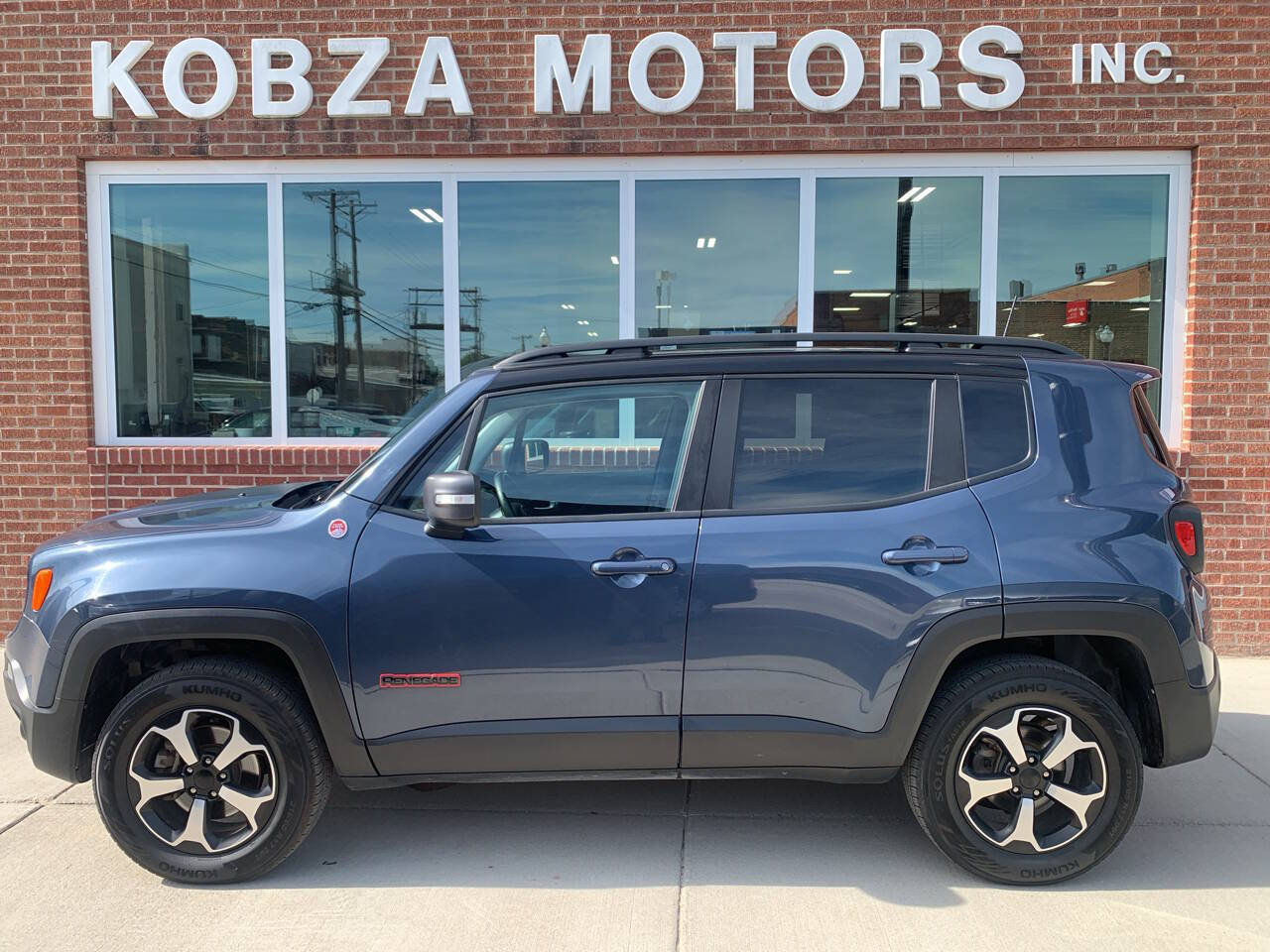 Used 2020 Jeep Renegade Trailhawk w/ Popular Equipment Group AWD/4WD image 1