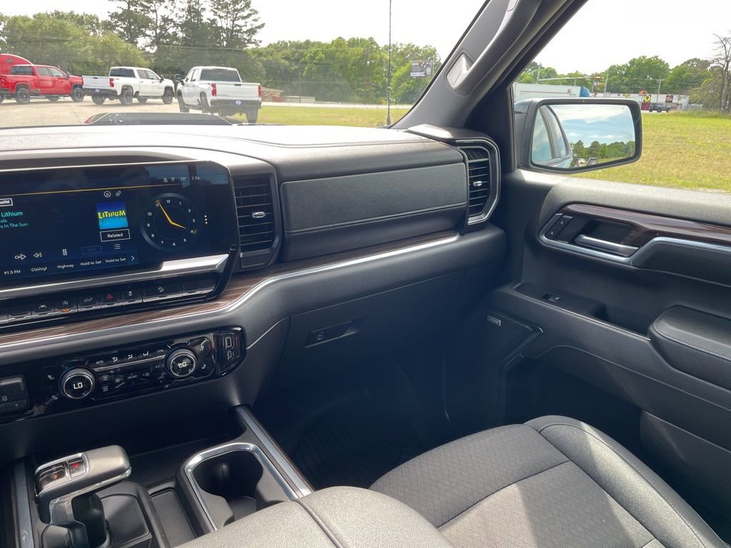 Used 2024 Chevrolet Silverado 1500 LT Trail Boss w/ Convenience Package II image 25