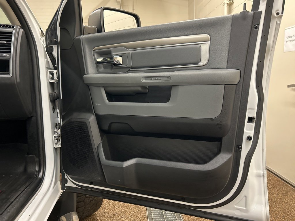 Used 2016 RAM 2500 SLT image 16