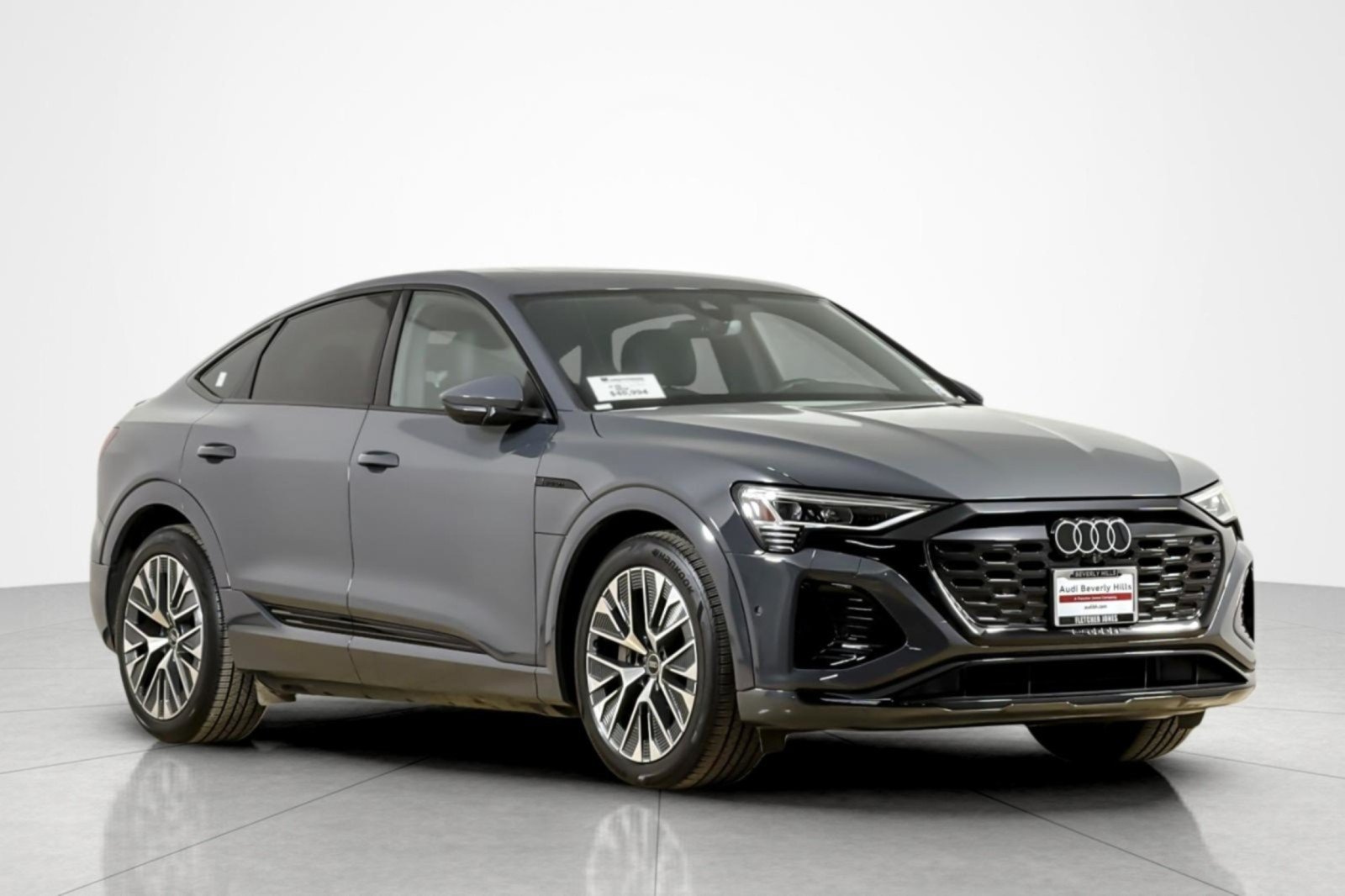 Used 2024 Audi Q8 e-tron Premium Plus AWD/4WD image 7