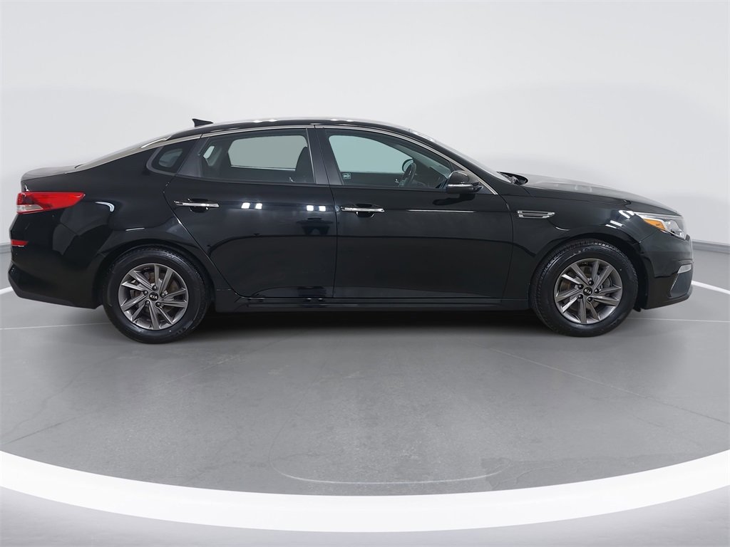 Used 2020 Kia Optima LX image 2