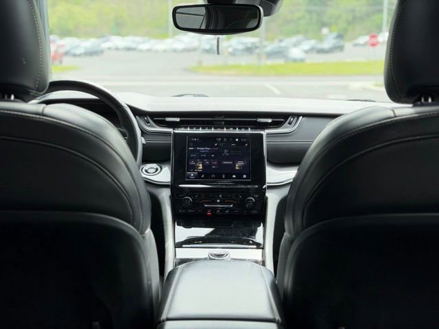 Used 2022 Jeep Grand Cherokee L Laredo AWD/4WD image 33