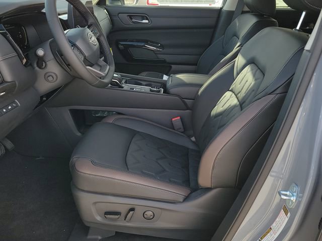 New 2026 Nissan Pathfinder Platinum image 6