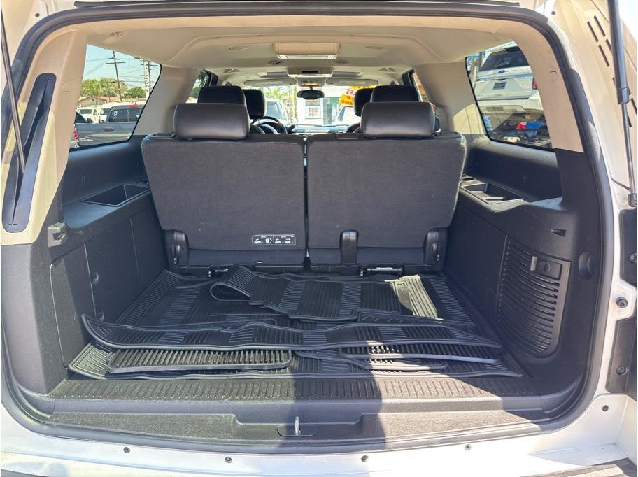 Used 2013 Chevrolet Suburban LTZ RWD image 21