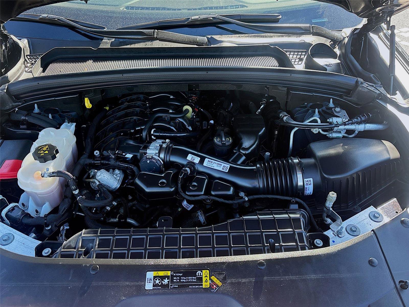 Used 2024 Jeep Grand Cherokee Limited image 32