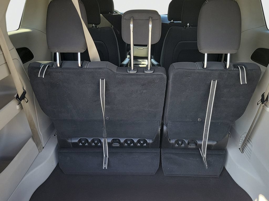Used 2023 Chrysler Voyager LX FWD image 31