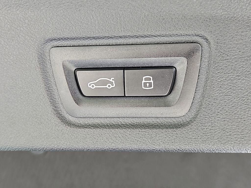 Used 2025 BMW i4 xDrive40i w/ Parking Assistance Package image 29