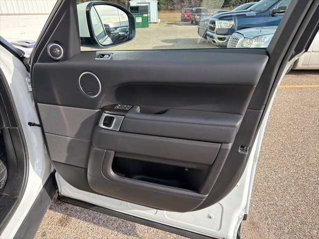 Used 2020 Land Rover Range Rover Sport SE image 37
