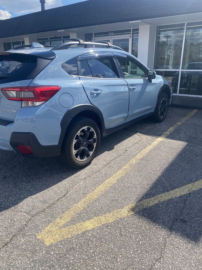 Used 2021 Subaru Crosstrek 2.0i Premium w/ Moonroof Package image 3
