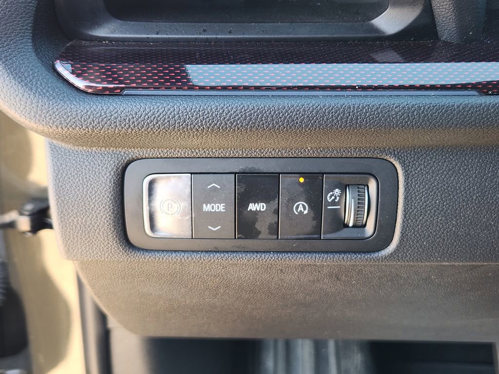 Used 2024 Chevrolet Traverse Z71 w/ Enhanced Driving Package image 23