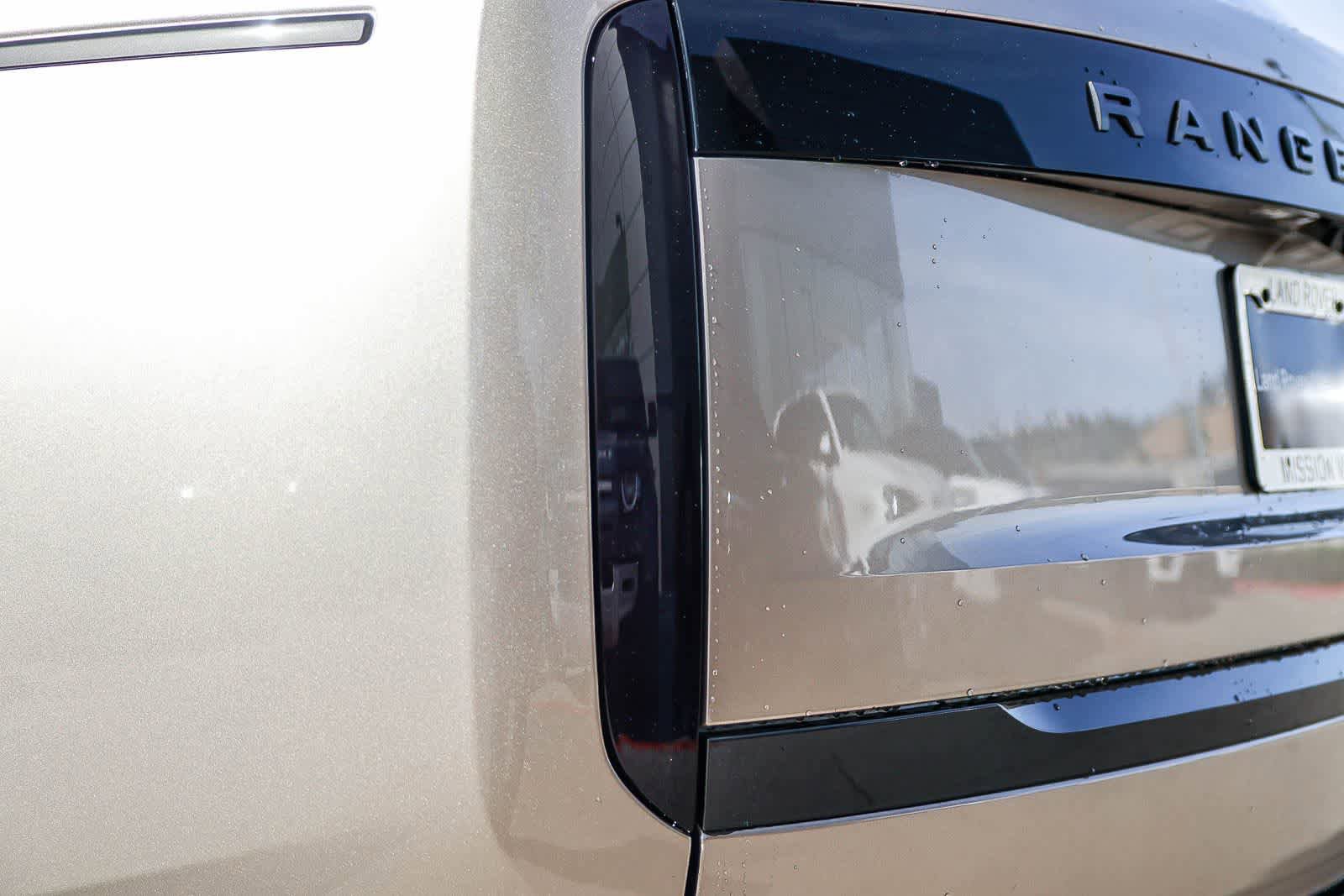 New 2026 Land Rover Range Rover SE image 7