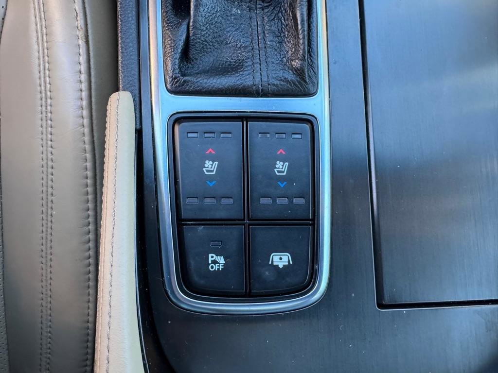Used 2015 Hyundai Azera Limited FWD image 39