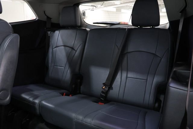 Used 2019 Buick Enclave Essence image 32
