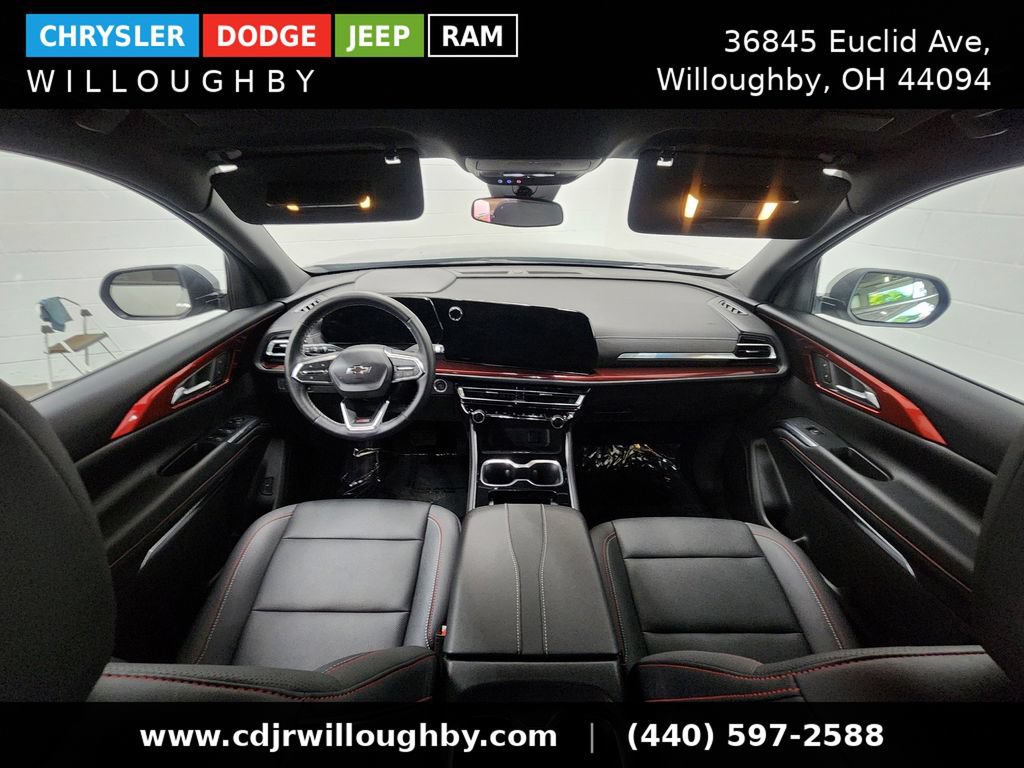 Used 2025 Chevrolet Traverse Z71 AWD/4WD image 29