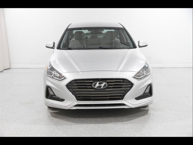 Used 2019 Hyundai Sonata SE FWD image 2