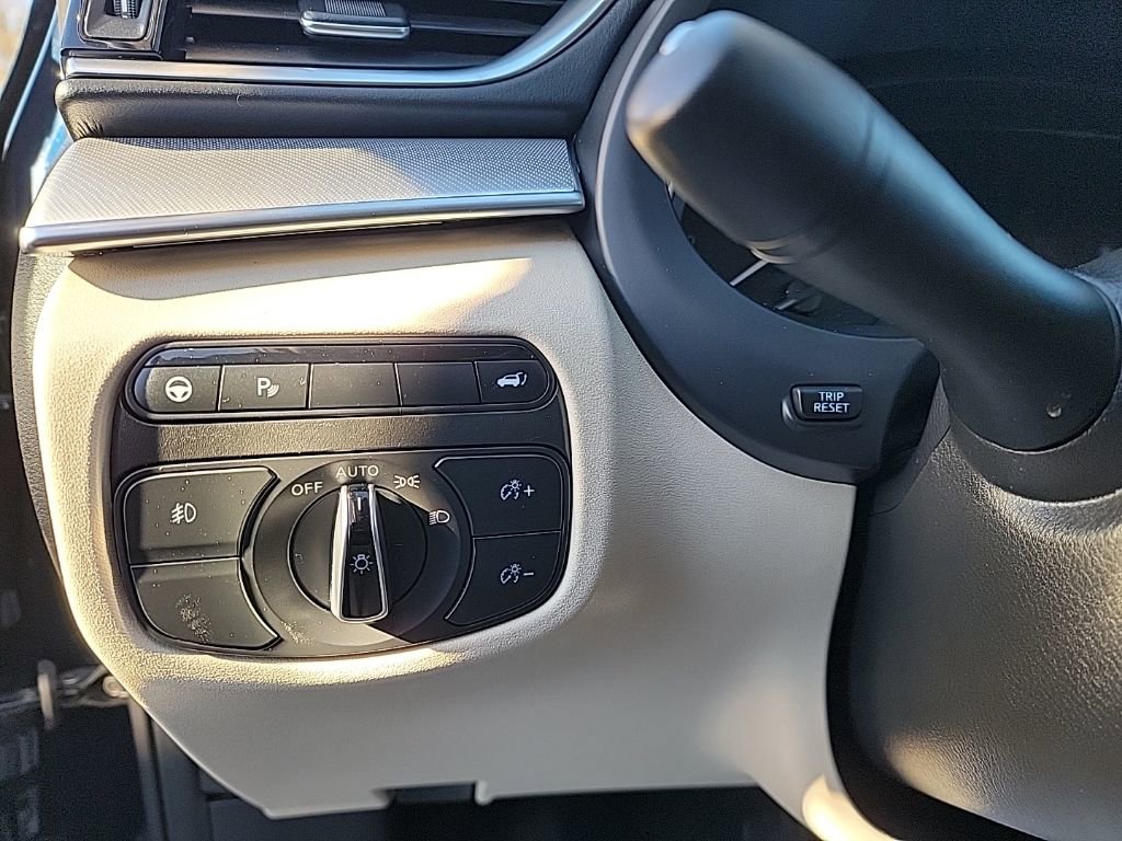 Used 2021 INFINITI QX50 Luxe image 10