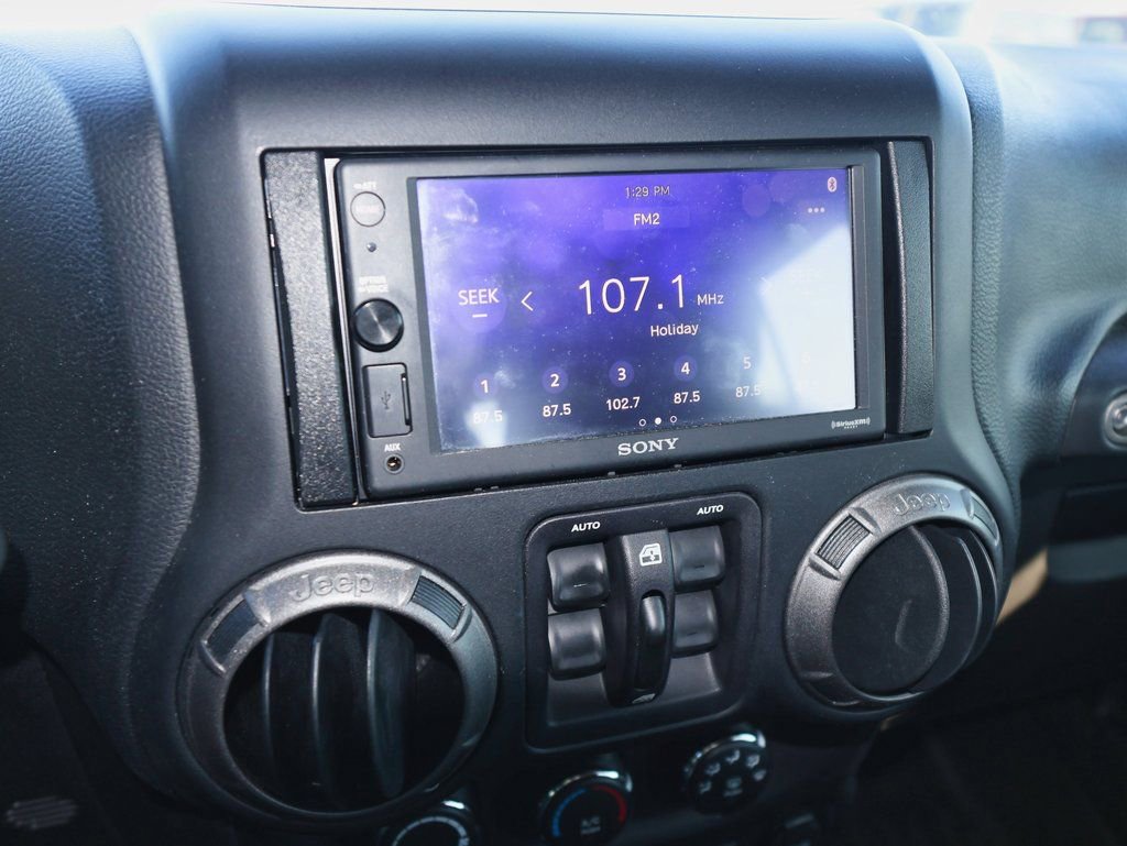 Used 2018 Jeep Wrangler Unlimited Sport S image 14