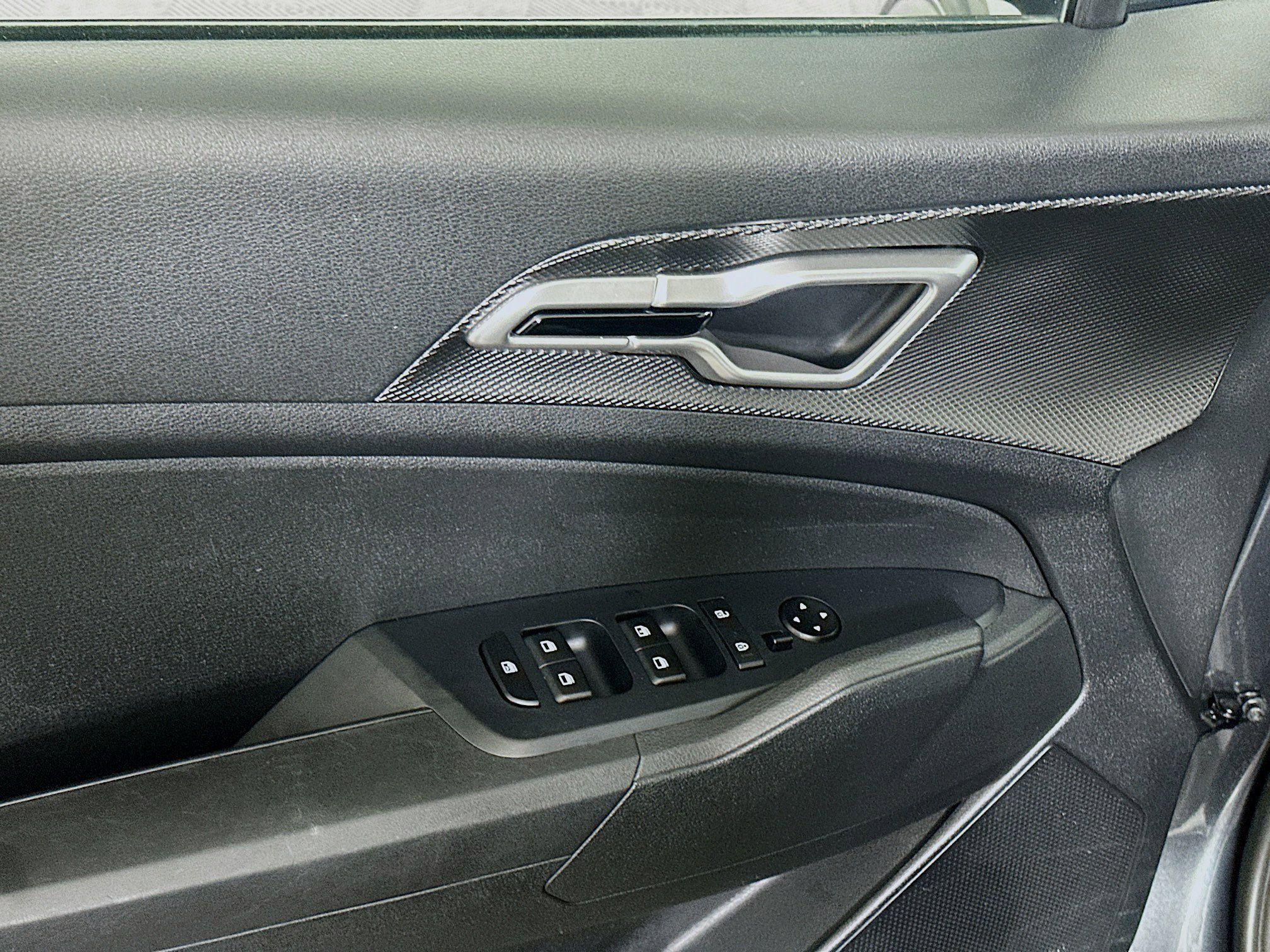 Used 2025 Kia Sportage LX image 15